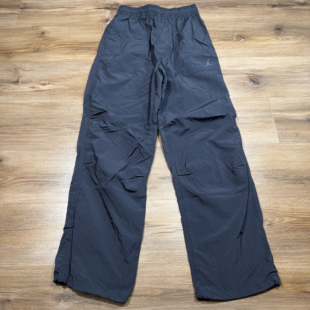 Nike Jordan Essentials Woven Nylon Pants Men's XS FV7306-010 Black Loose Fit 30"